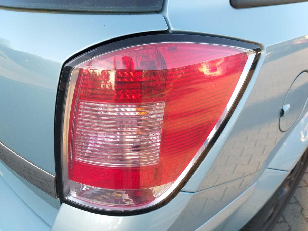 Opel Astra H original Rücklicht Rückleuchte Schlussleuchte rechts Kombi Facelift Bj.2009
